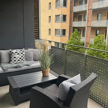 Lejlighed Modern With Sunny Balcony Near Public Transport
