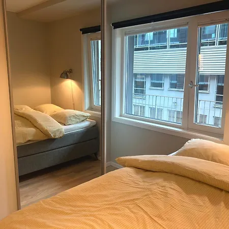 Modern With Sunny Balcony Near Public Transport Apartment *