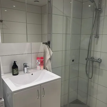 Apartment Modern With Sunny Balcony Near Public Transport