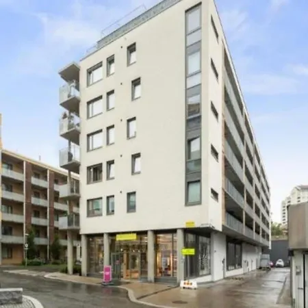 Modern With Sunny Balcony Near Public Transport